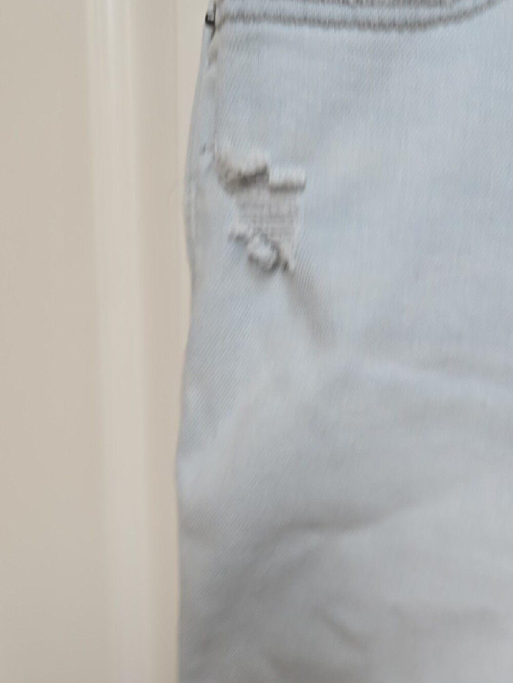 Old Navy Women's Light Blue Extra HighRise Cropped Distressed Jeans 360 Stretch - Picture 5 of 9